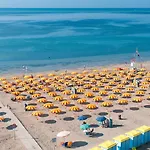 Retreat In Just 100m From The