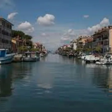 Διαμέρισμα Cozy Retreat In Just 100m From The Grado-Pineta