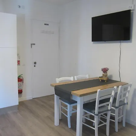 Cozy Retreat In Just 100m From The Grado-Pineta