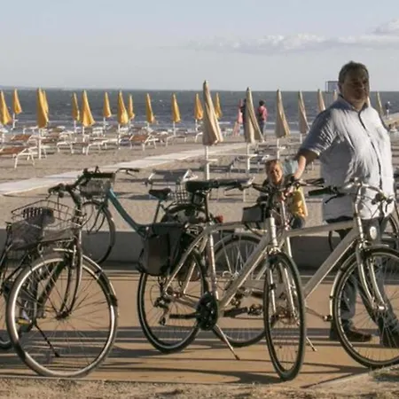 Cozy Retreat In Just 100m From The * Grado-Pineta