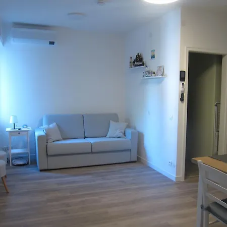 Cozy Retreat In Just 100m From The *